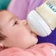 Philips AVENT Комплект за новородено 4 шишета+залъгалка+четка