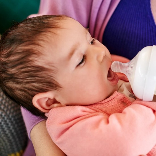Philips AVENT Комплект за новородено 4 шишета+залъгалка+четка