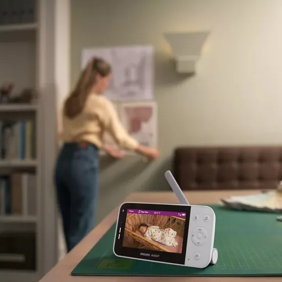Дигитален видеофон Philips AVENT SCD953/26 с интернет връзка и несесер