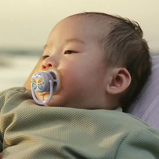 Philips AVENT Залъгалки Ultra Air  0-6м пеперуда/птица, розови, 2 бр. със стерилизаторна кутия 