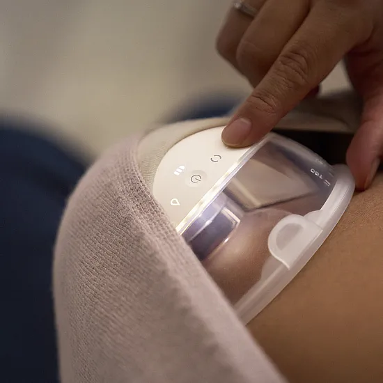 Единична Преносима електрическа помпа Philips Avent Hands-Free Natural Care със силиконов уплътнител SkinSense
