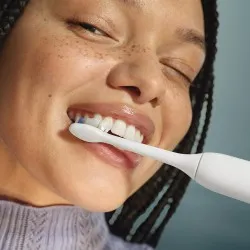 Електрическа четка за зъби Next-Generation Philips Sonicare Серия 3100, бяла