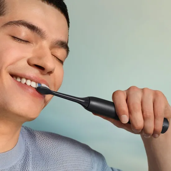 Електрическа четка за зъби Next-Generation Philips Sonicare Серия 3100, черна с калъф за пътуване
