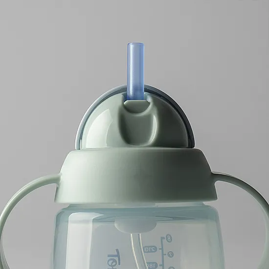 Тренировъчна неразливаща се чаша със сламка и дръжки TRAINER STRAW Tommee Tippee 240 мл синя