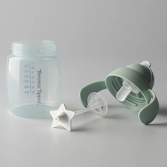 Тренировъчна неразливаща се чаша със сламка и дръжки TRAINER STRAW Tommee Tippee 240 мл синя